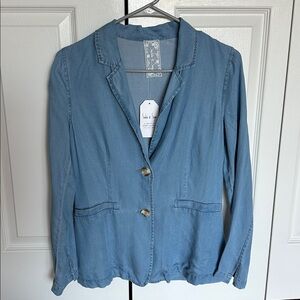 Sadie & Sage Chambray Blazer